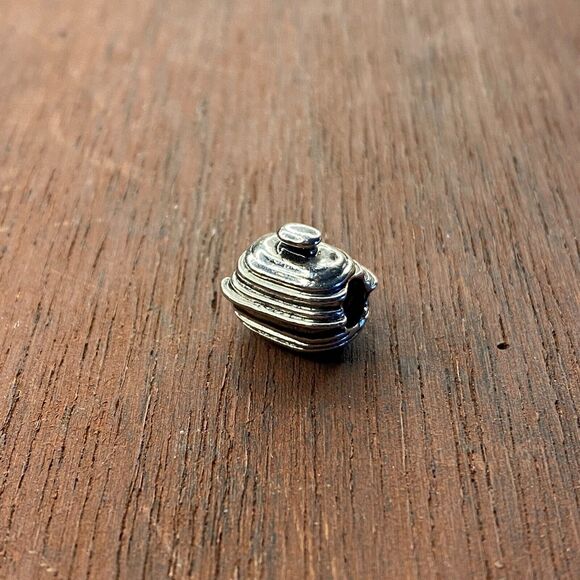 Vintage 925 Sterling Silver Pampered Chef Deep Covered Baker Slide Charm - Picture 1 of 4